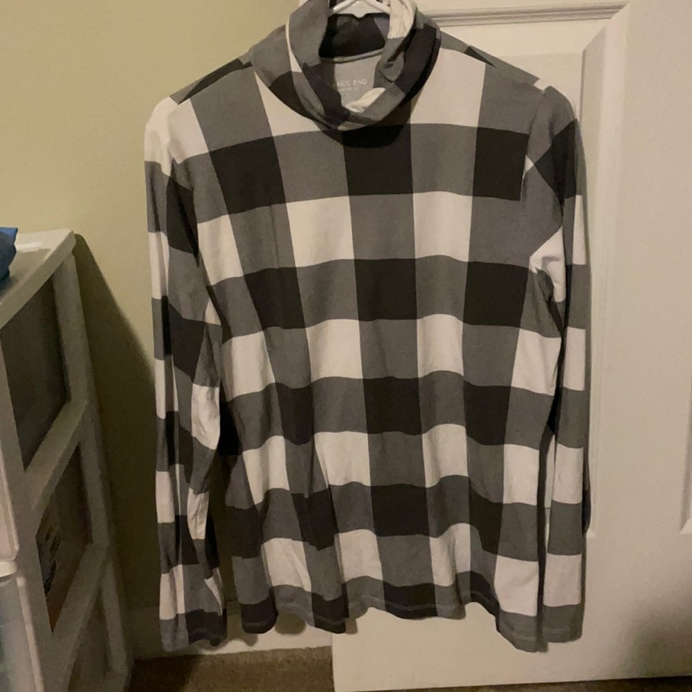 Plaid turtle neck size L